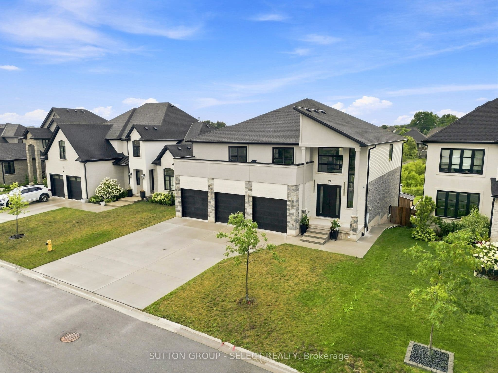 17 Arrowwood Path, Middlesex Centre, ON N0M 2A0