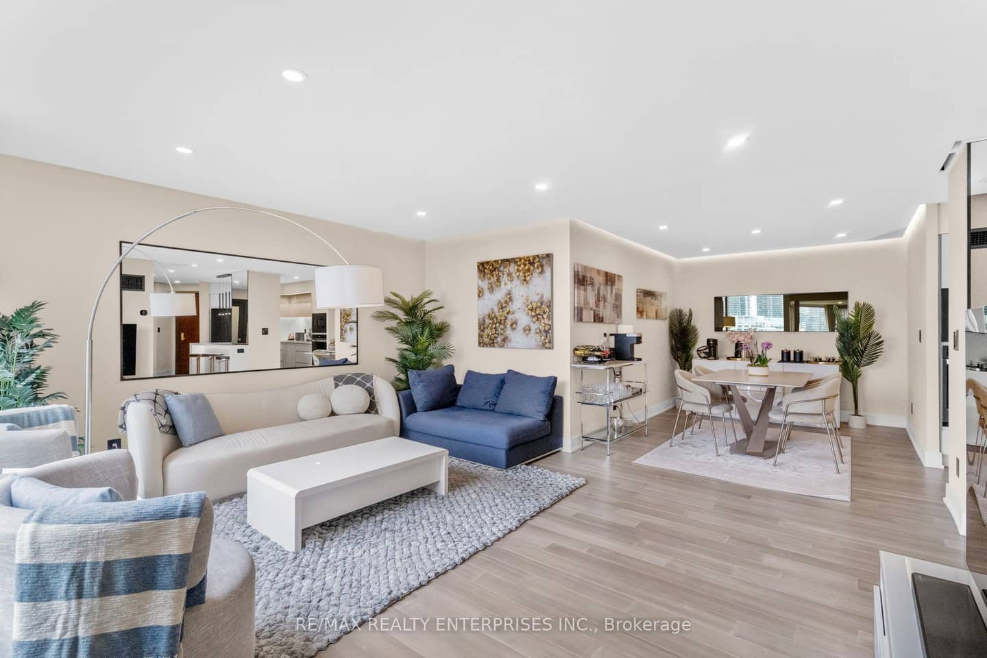 1 Palace Pier Court 1208, Toronto, ON M8V 3W9