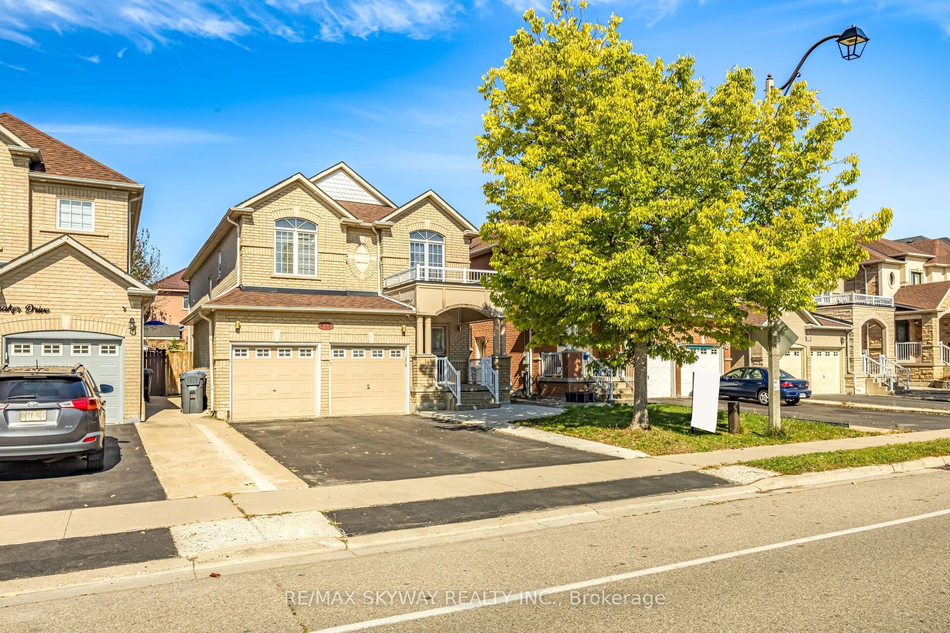 46 Don Minaker Drive, Brampton, ON L6P 1R3