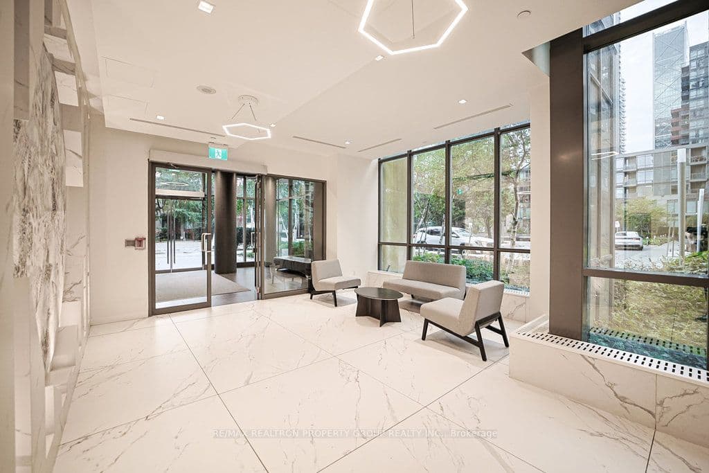11 Brunel Court 2605, Toronto, ON M5V 3Y3
