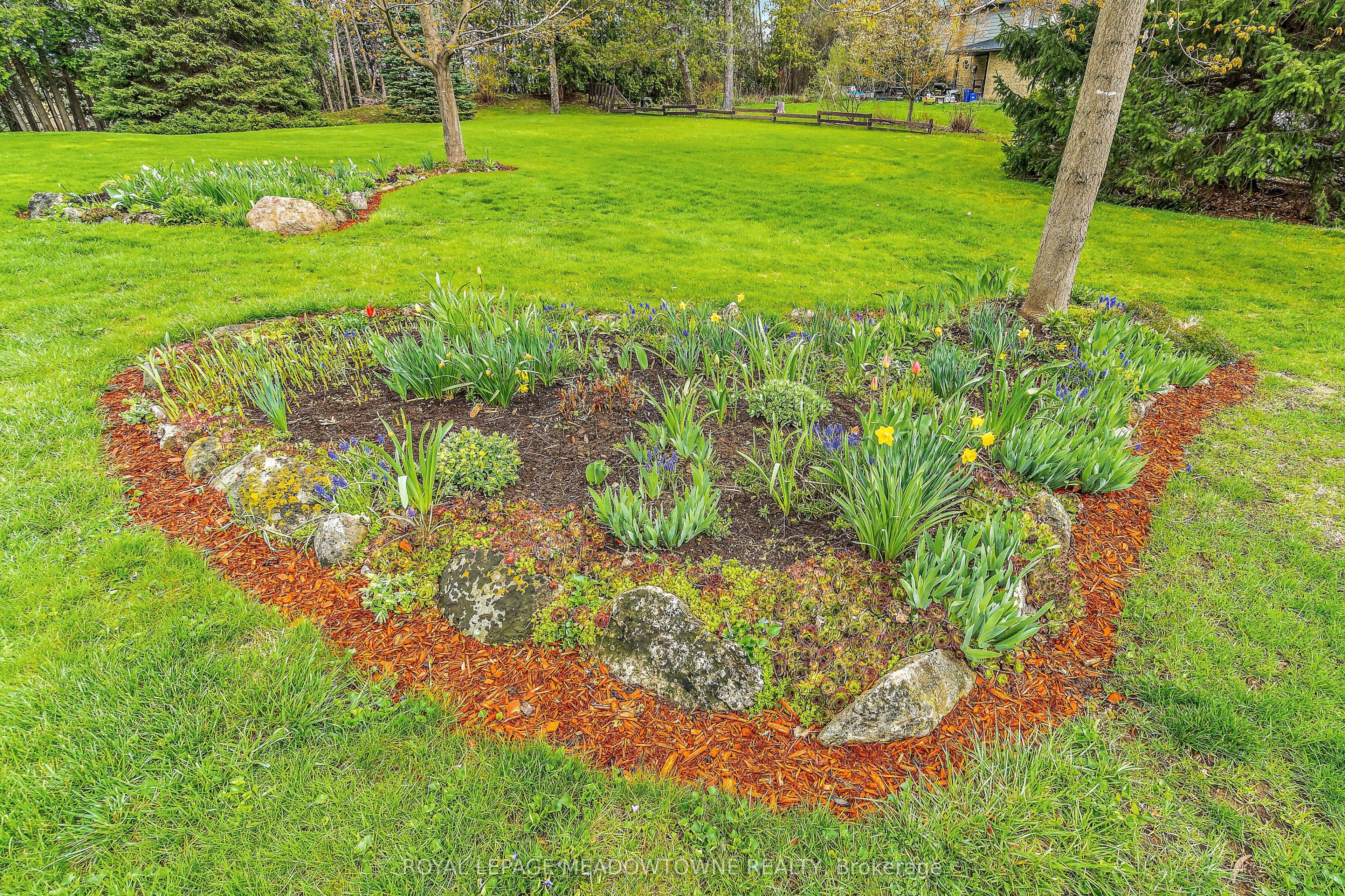 39 Wildwood Road, Halton Hills, ON L7G 2W8