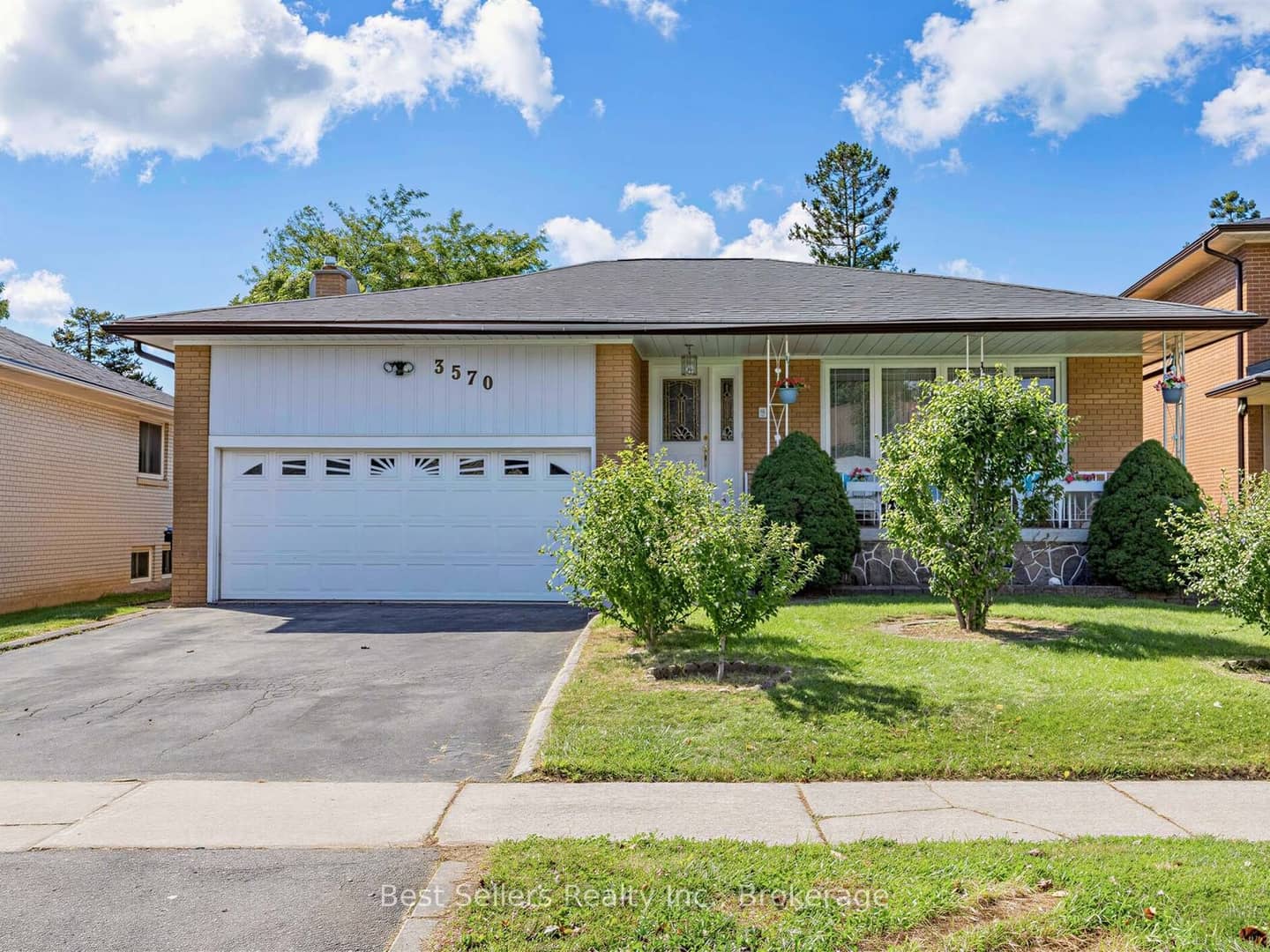 3570 Autumn Harvest Drive, Mississauga, ON L4Y 3S1