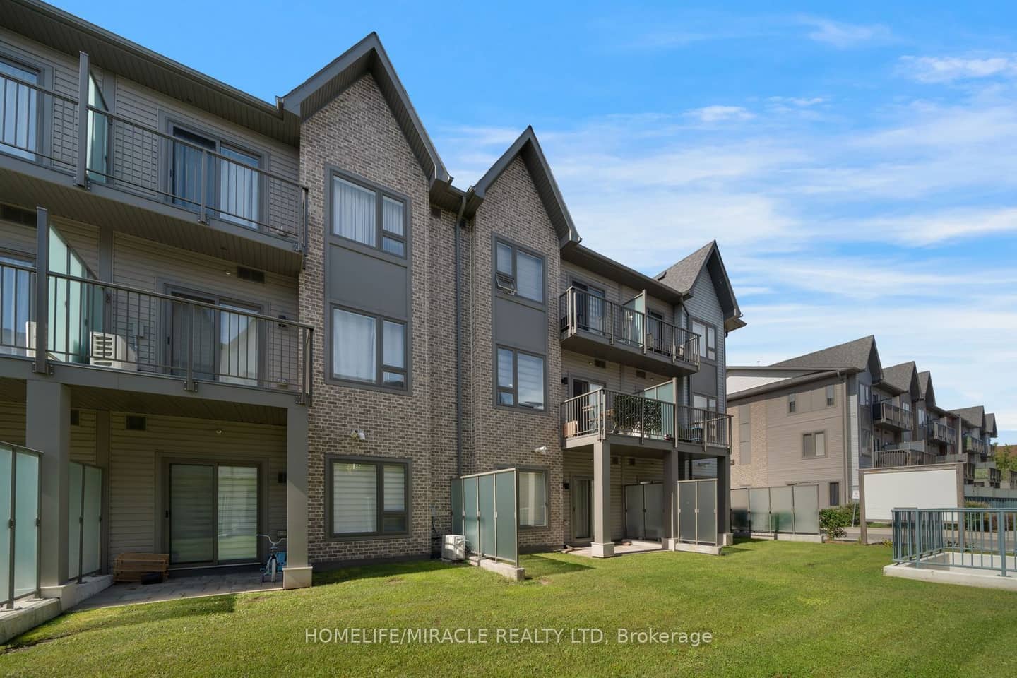2635 WILLIAM JACKSON Drive 104, Pickering, ON L1X 0L2