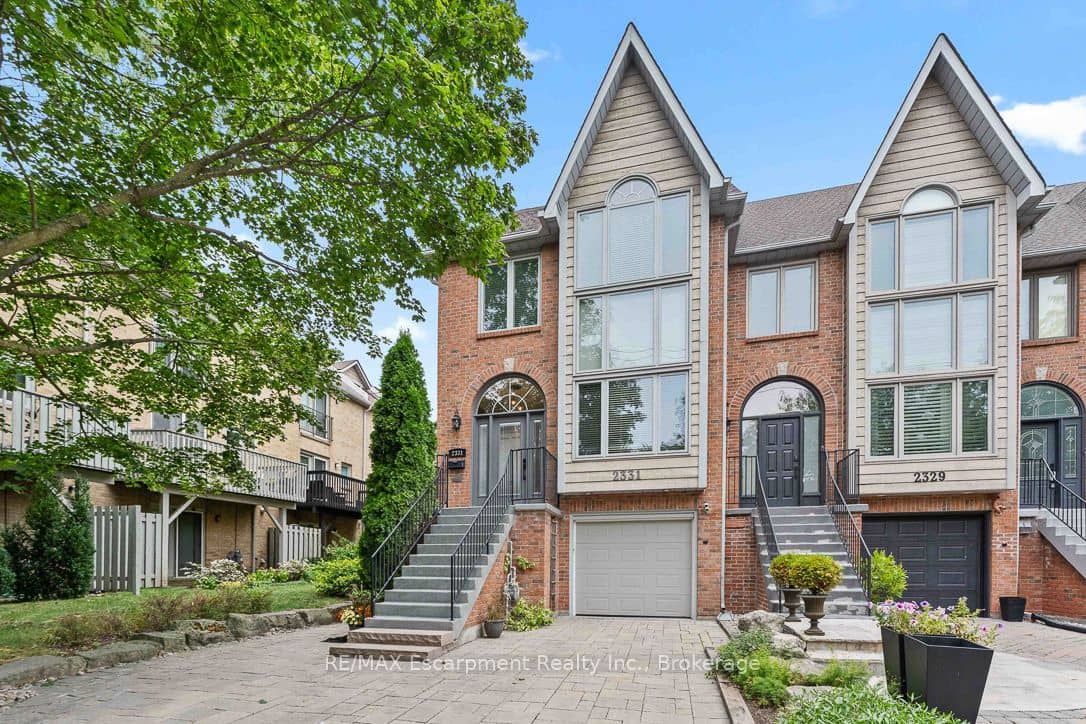 2331 Marine Drive, Oakville, ON L6L 1C2