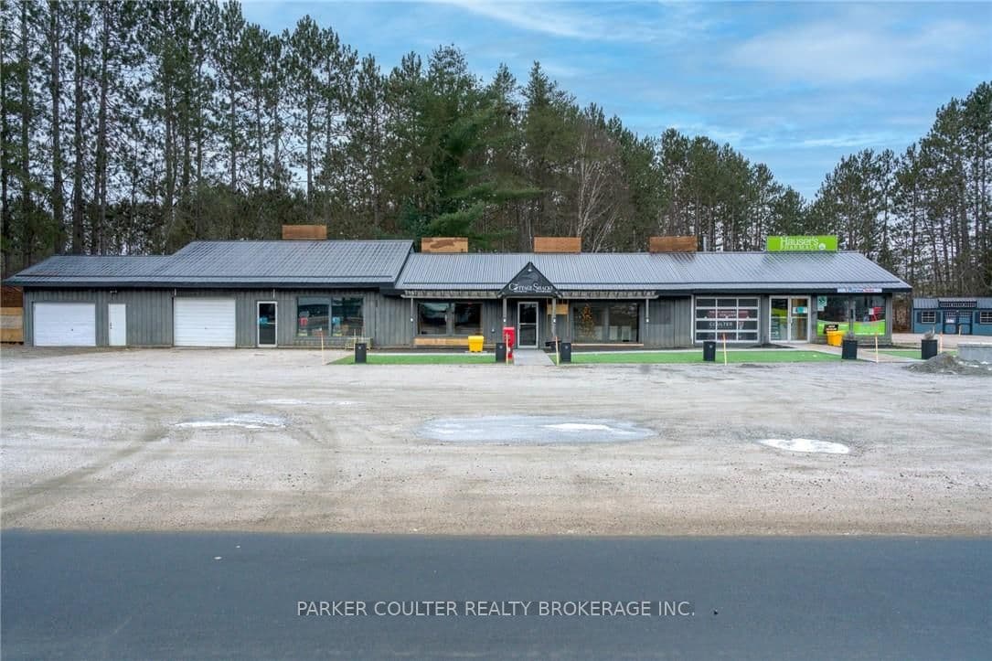 21 High Street 3, Georgian Bay, ON P0C 1H0
