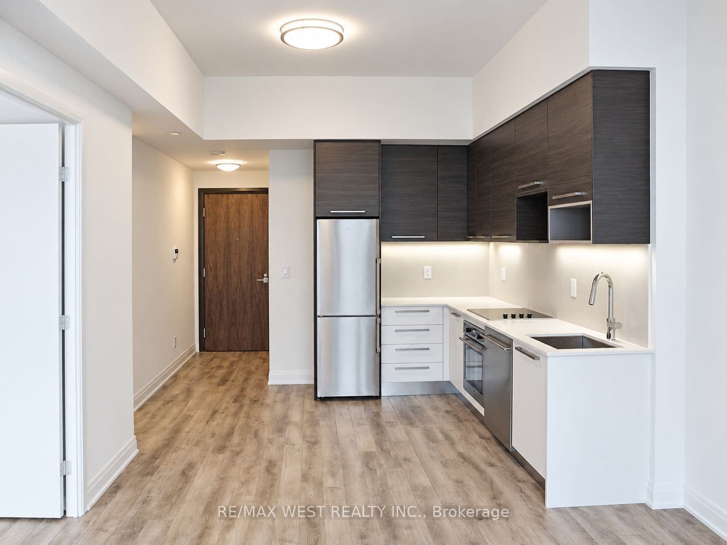 36 Park Lawn Road 2107, Toronto, ON M8V 0E5