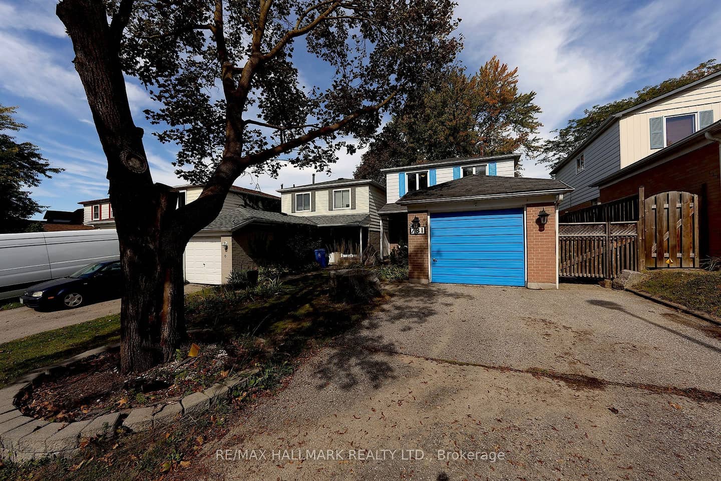 781 Pam Crescent, Newmarket, ON L3Y 5B7