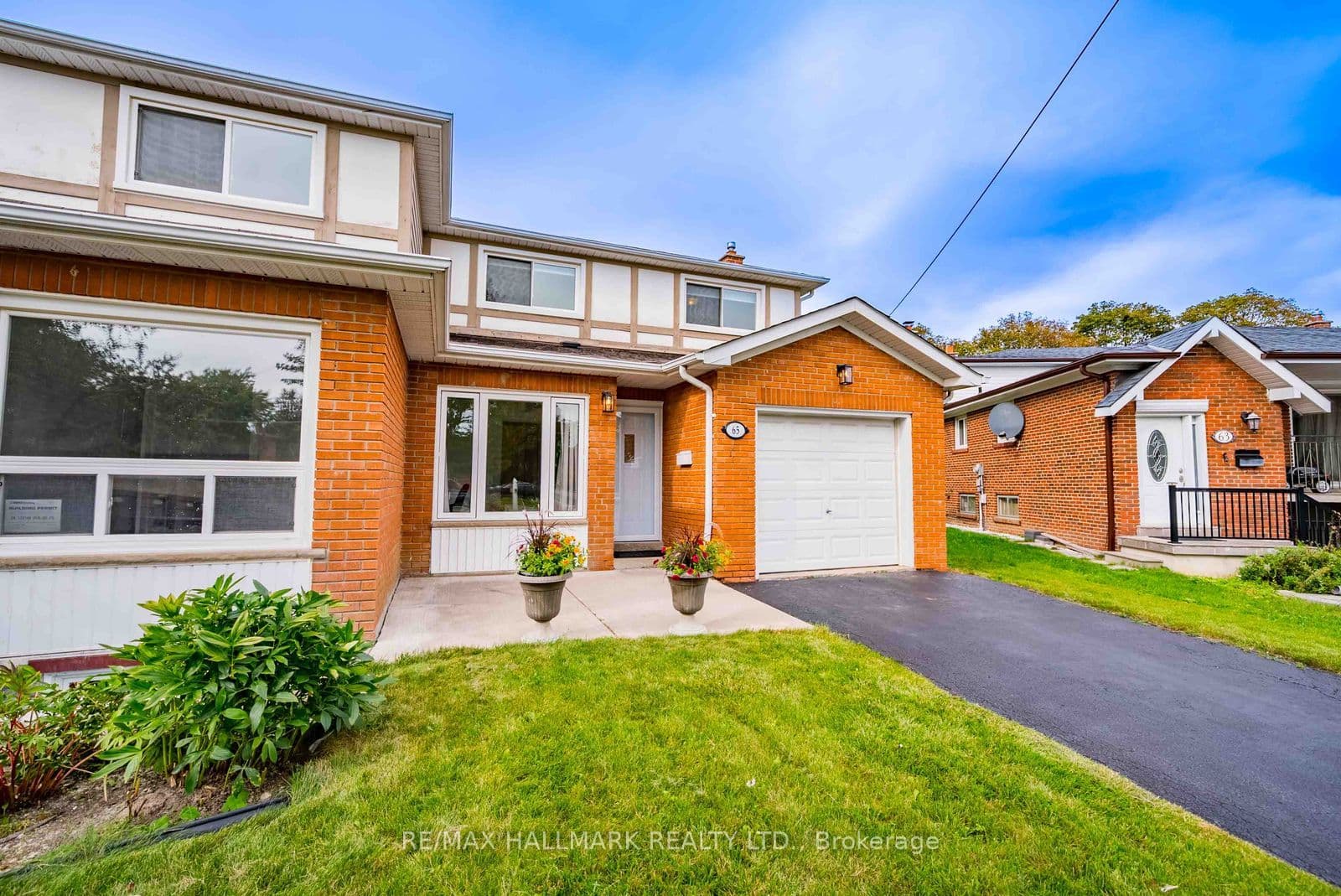 65 Baroness Crescent, Toronto, ON M2J 3K4