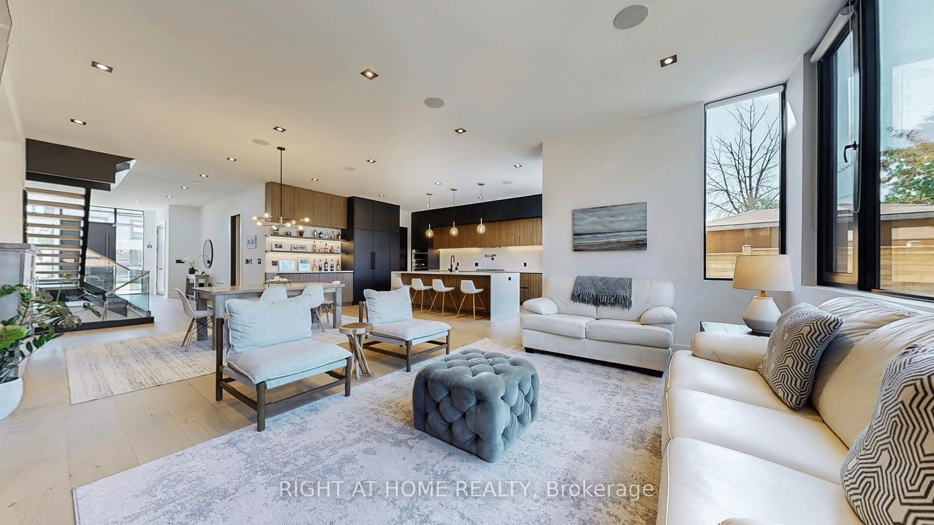 845 Seventh Street, Mississauga, ON L5E 1N9