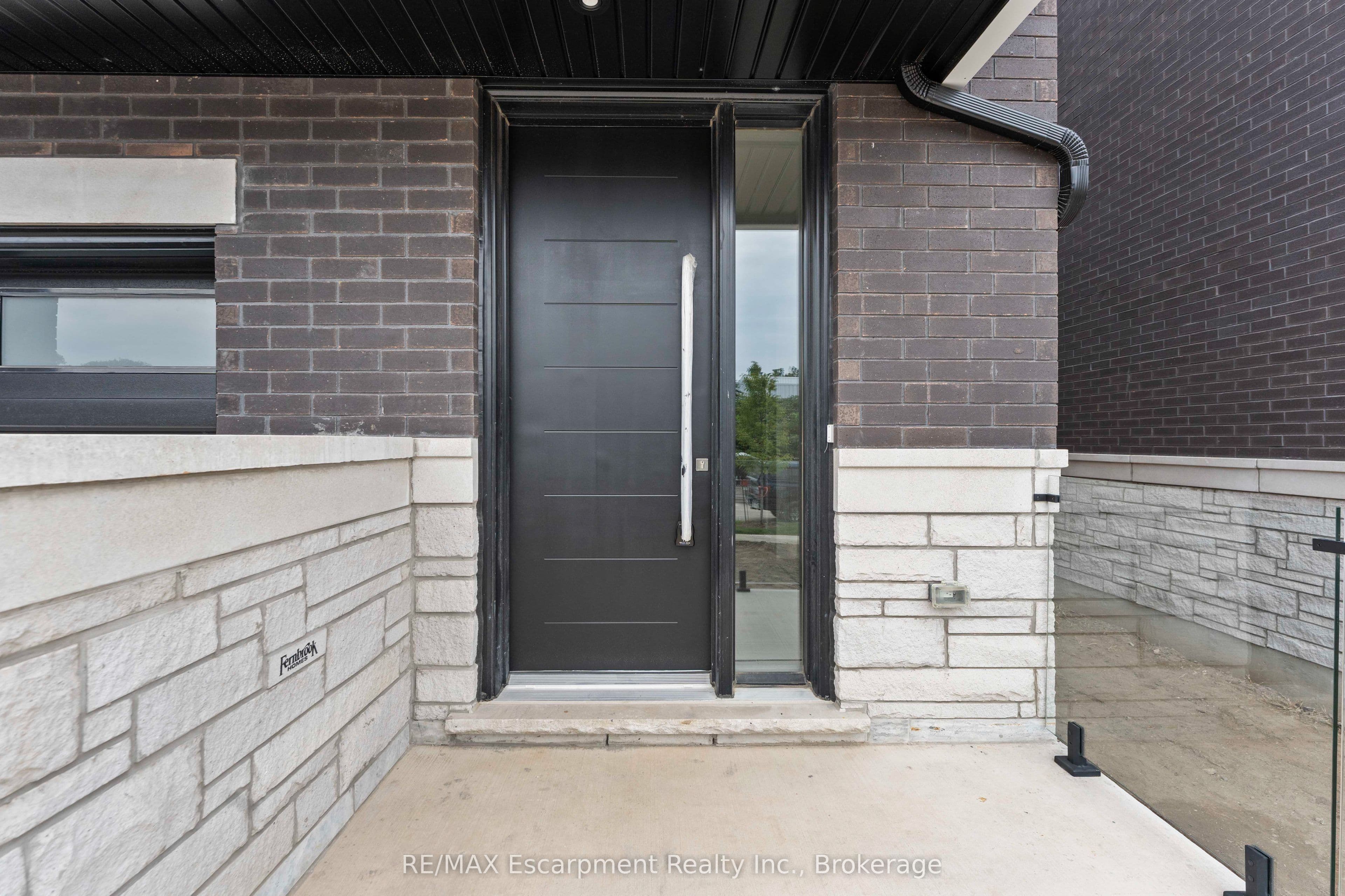 335 Helen Lawson Lane, Oakville, ON L6J 0G3