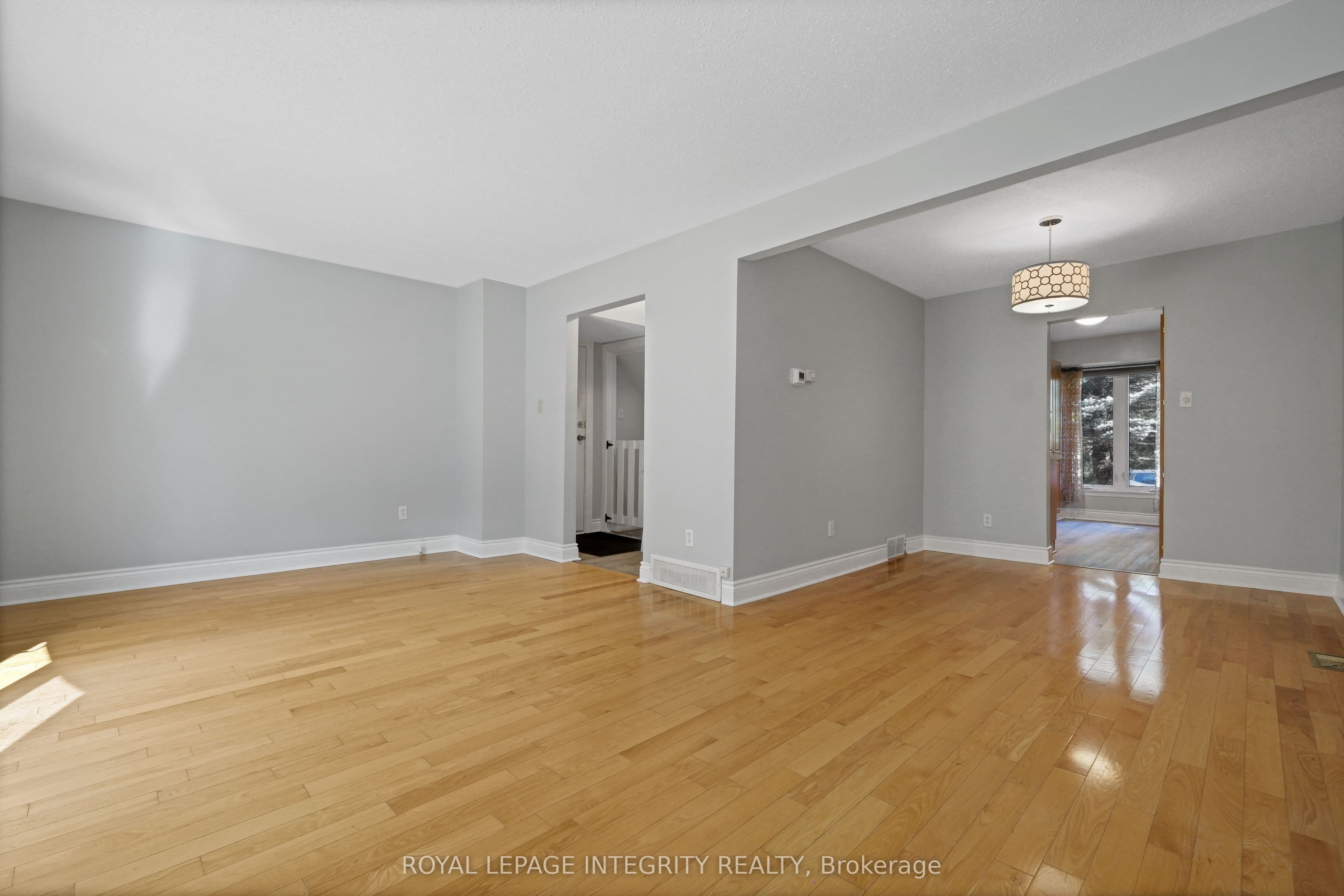 2432 Autumn Hill Crescent, Blackburn Hamlet, ON K1B 4M5