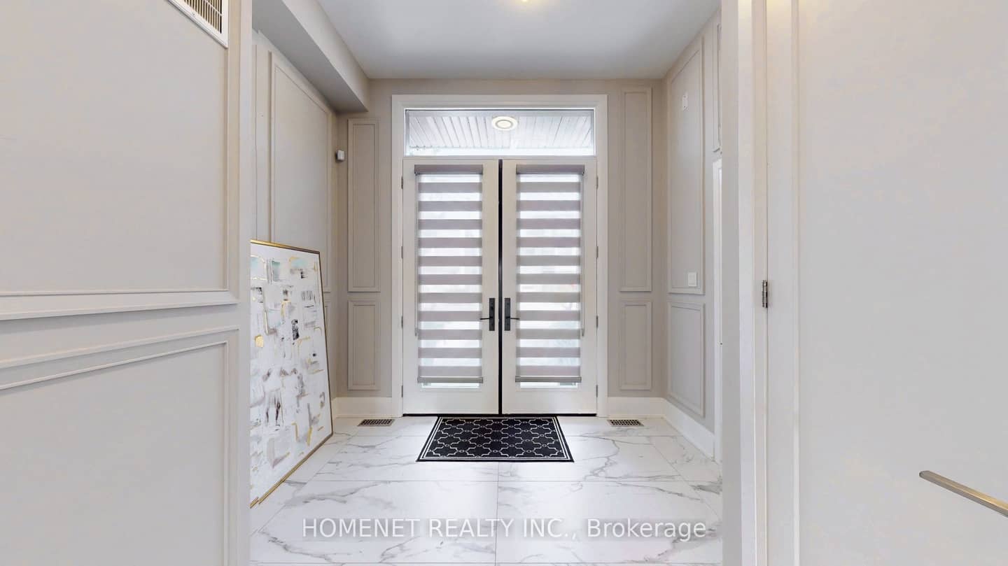 25A Tecumseth Avenue, Mississauga, ON L5G 1K5