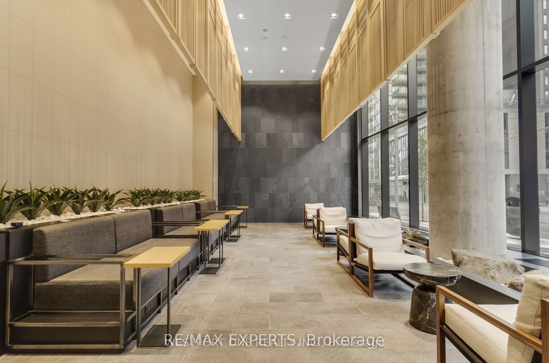 89 Church Street 4701, Toronto, ON M5C 0B7