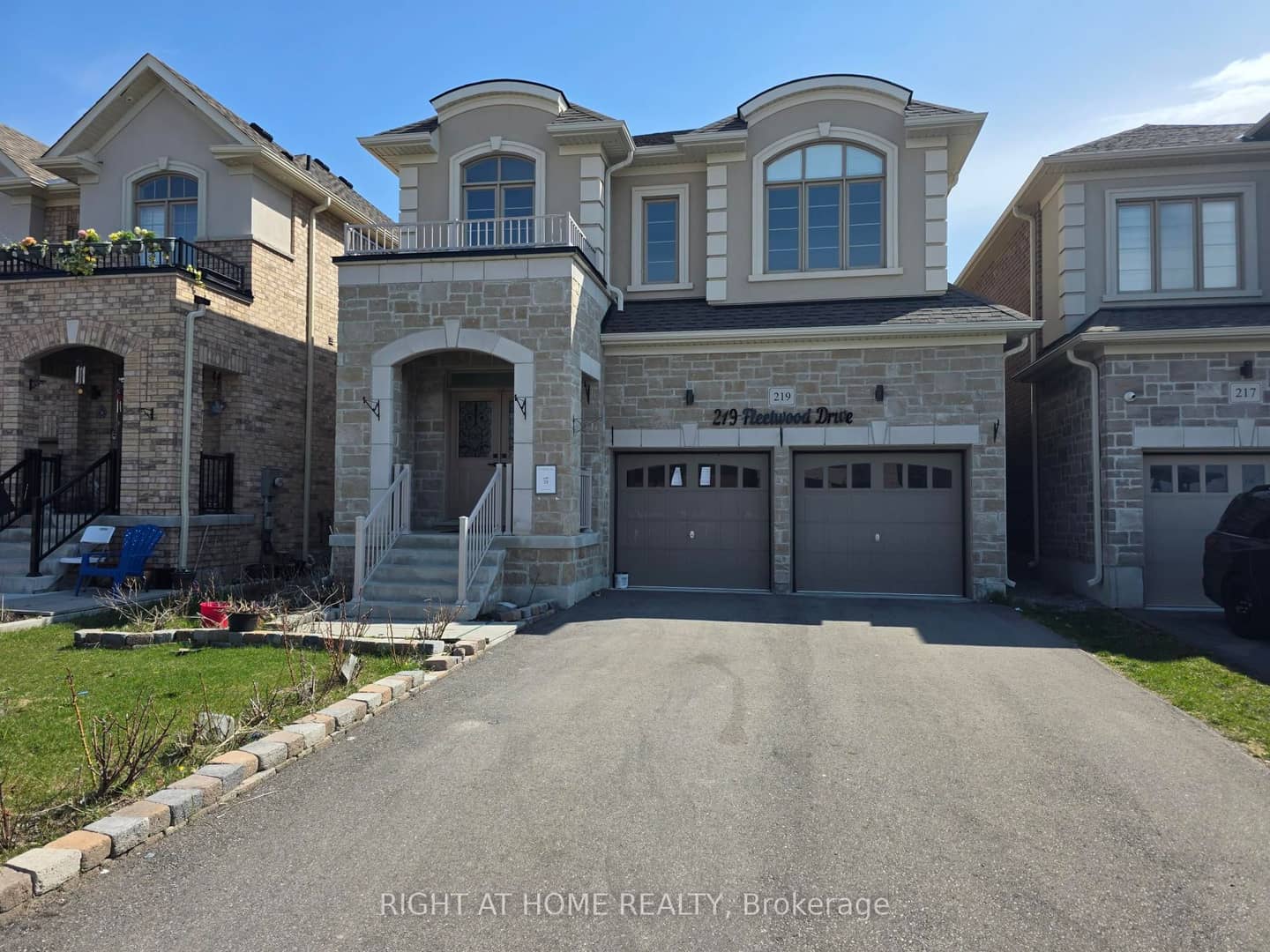 219 Fleetwood Drive, Oshawa, ON L1K 3E7