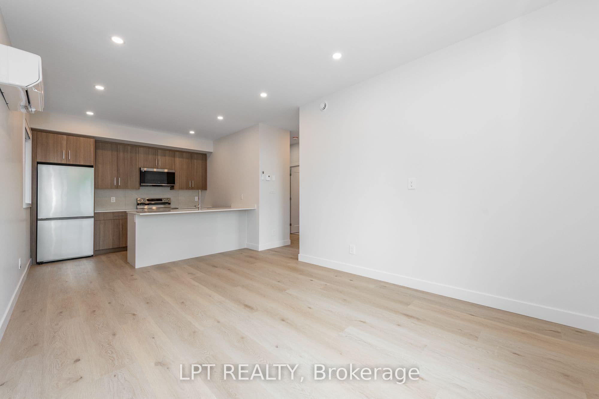249 Columbus Avenue 4, Overbrook - Castleheights and Area, ON K1K 1P5