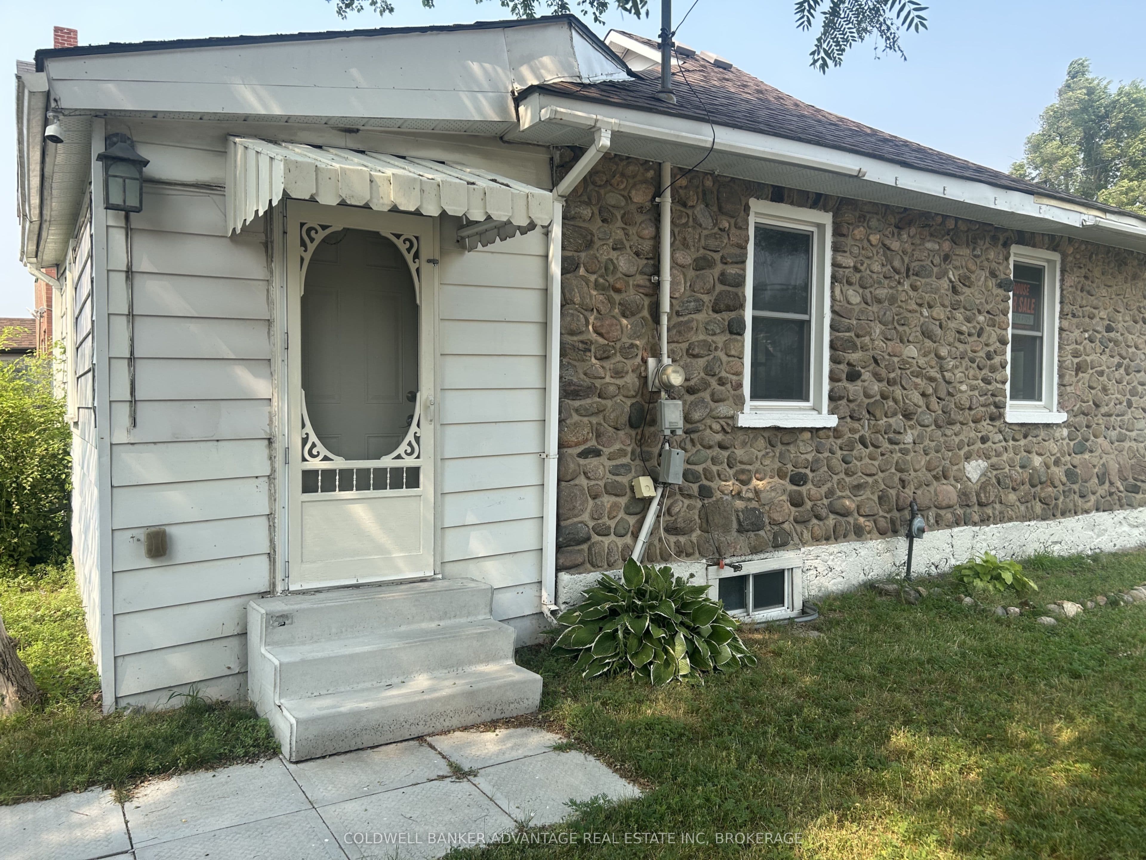 36 Sanford Street, Barrie, ON L4N 3C2