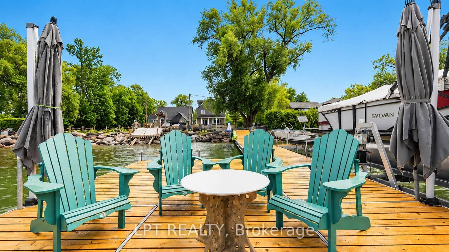 165 Lake Drive E, Georgina, ON L4P 3E9