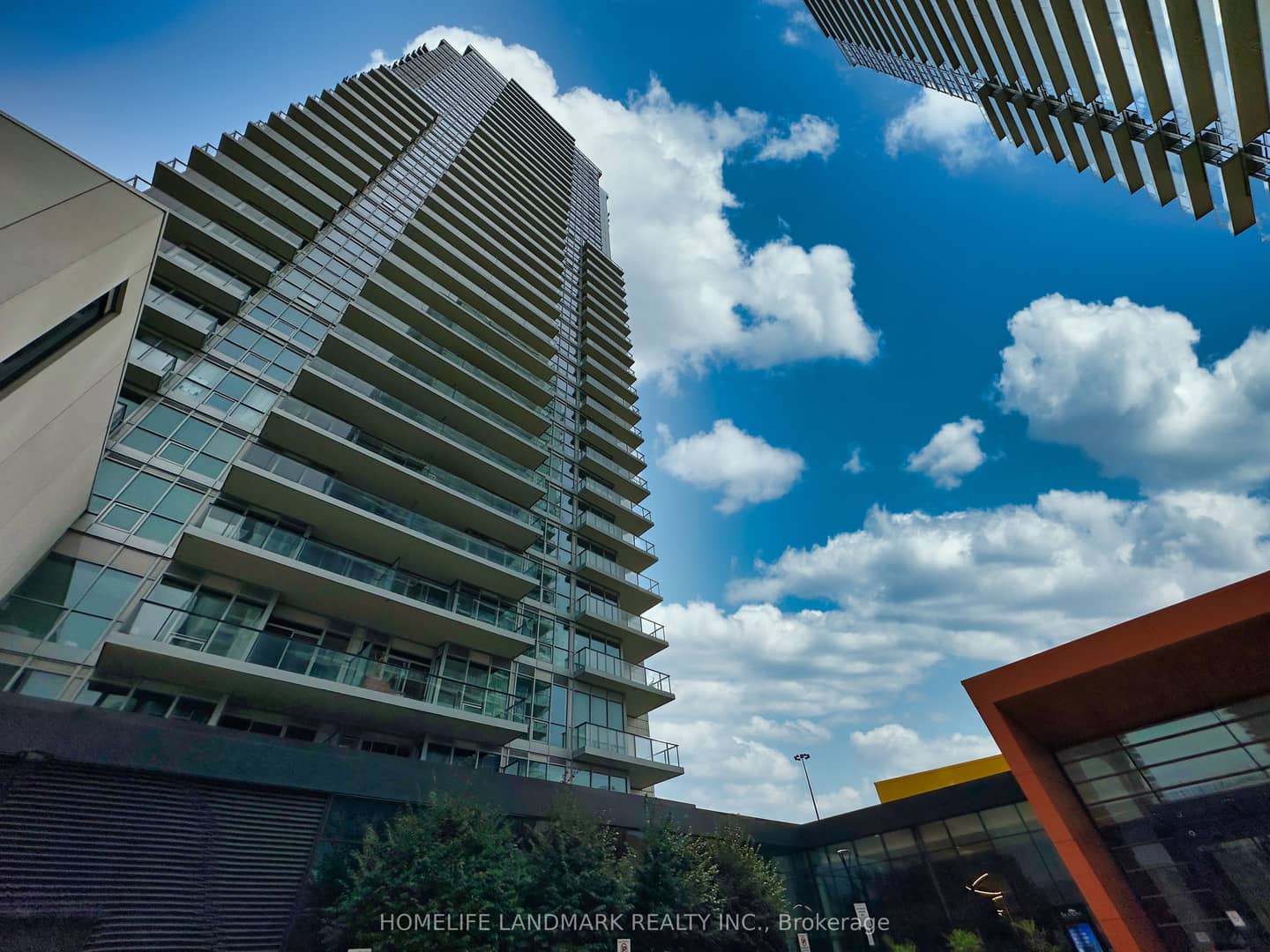 95 Mcmahon Drive 801, Toronto, ON M2K 0H2