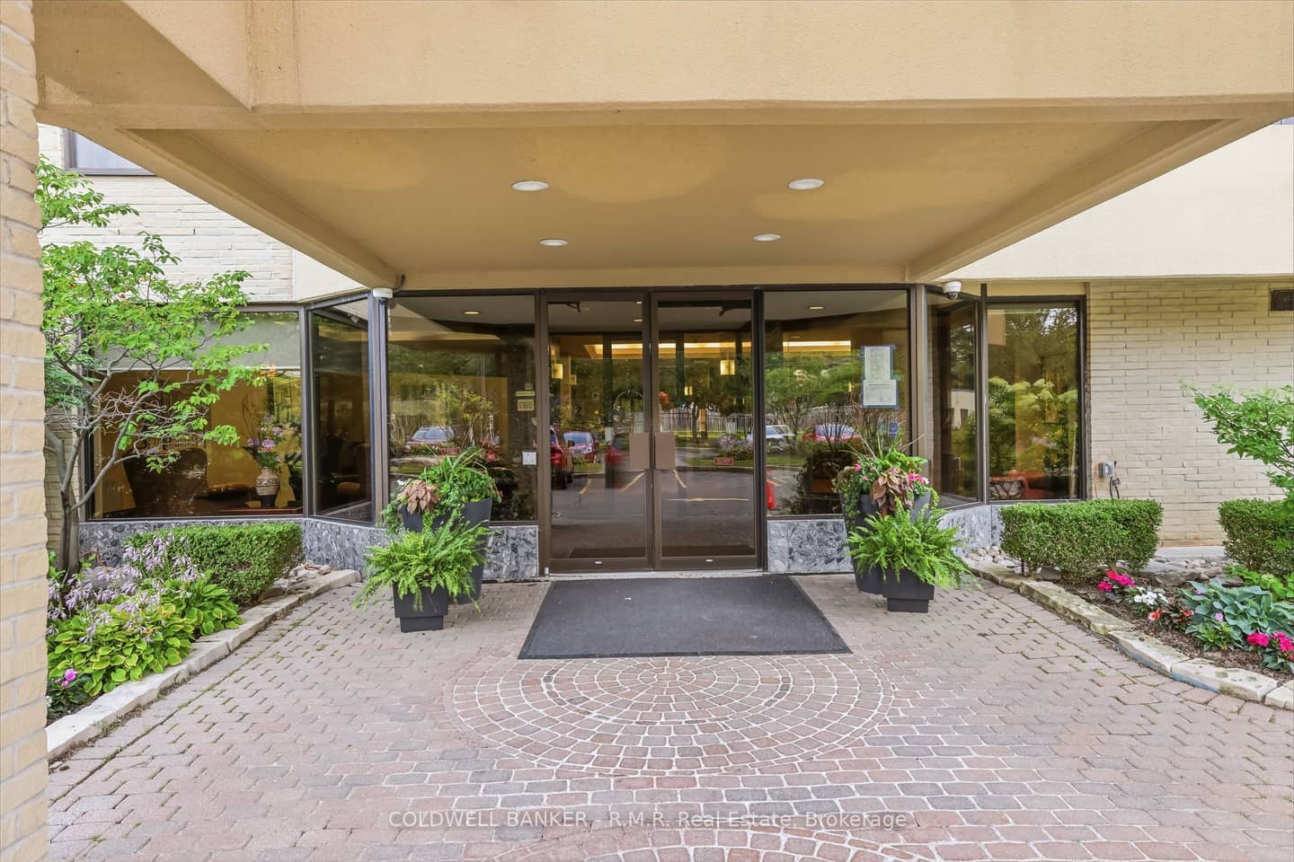 900 Wilson Road N 305, Oshawa, ON L1G 7T2