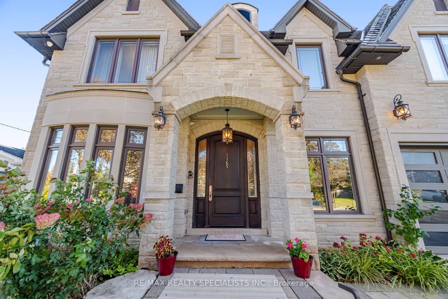 154 Burbank Drive, Toronto, ON M2K 1P1