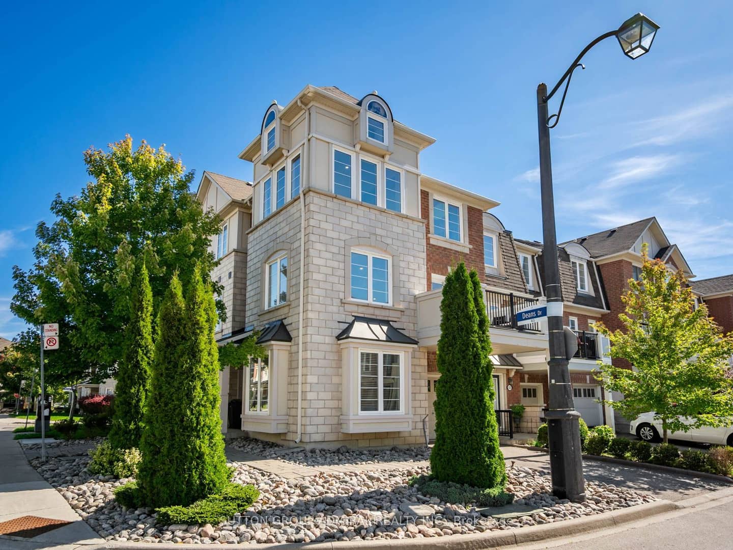 43 Deans Drive, Toronto, ON M1L 0B9