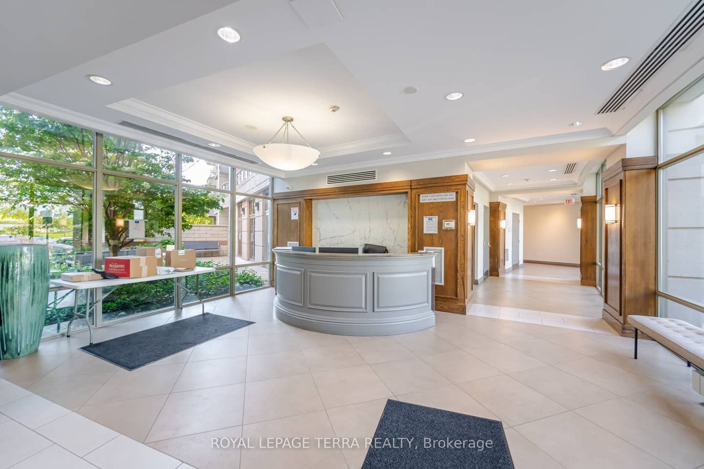 2379 Central Park Drive 1011, Oakville, ON L6H 0E3