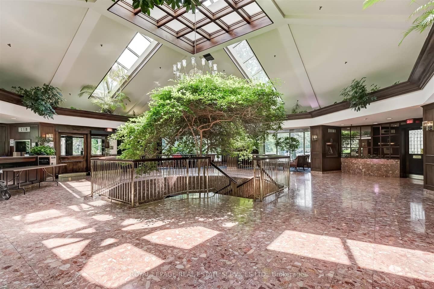1320 Islington Avenue 2206, Toronto, ON M9A 5C6