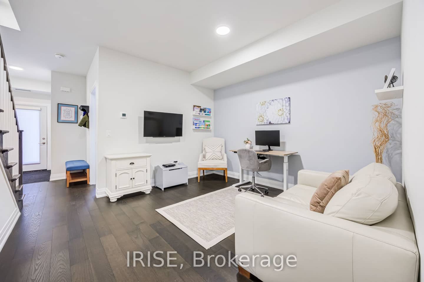 169 Jones Avenue 12, Toronto, ON M4M 3A2