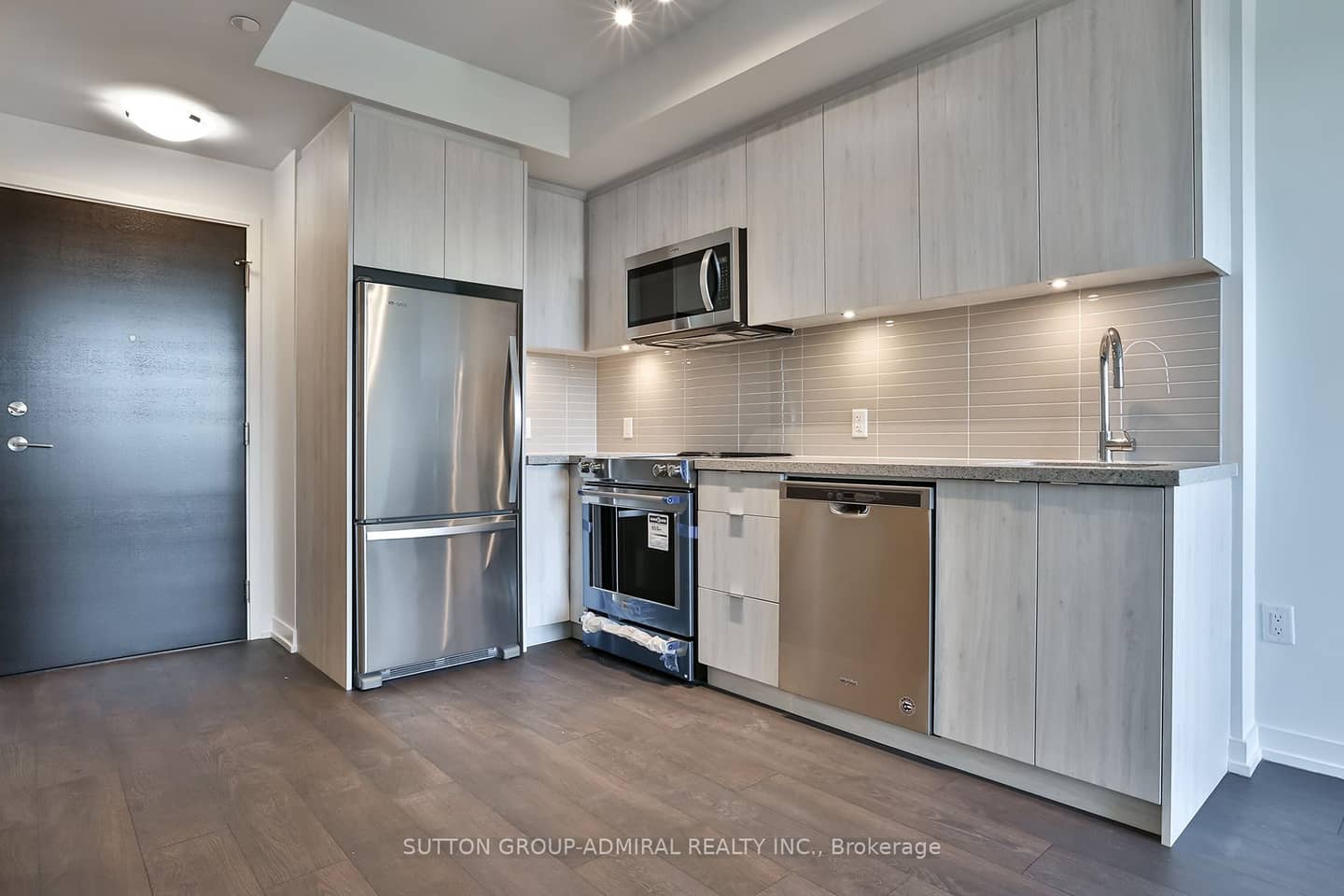 8868 Yonge Street 207E, Richmond Hill, ON L4C 1Z8