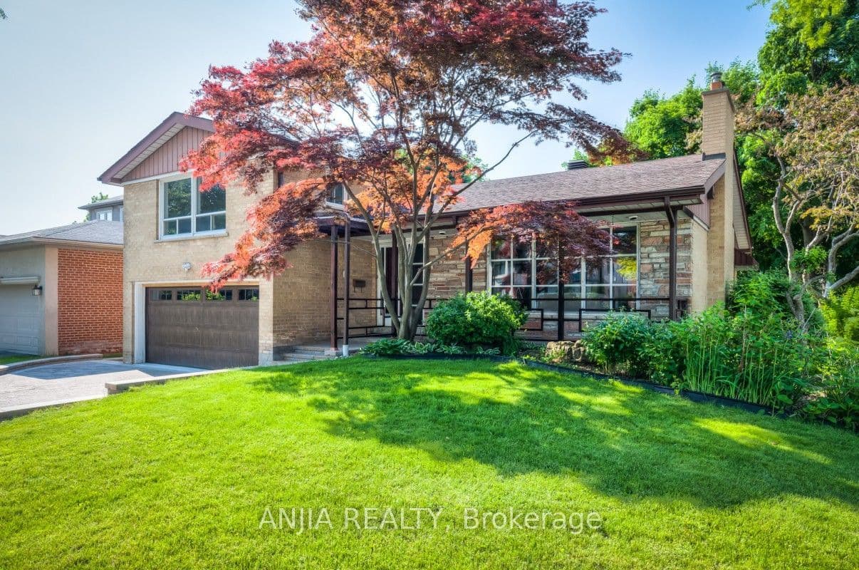 17 Ealing Drive, Toronto, ON M2L 2R4