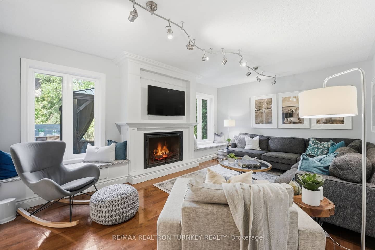 818 Exceller Circle, Newmarket, ON L3X 1P6