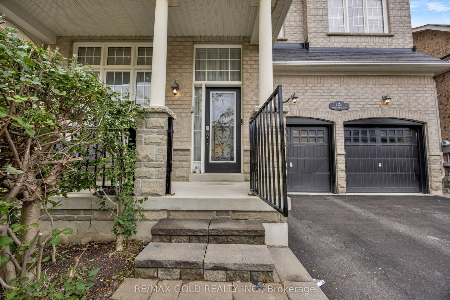 120 Watsonbrook Drive, Brampton, ON L6R 0R4
