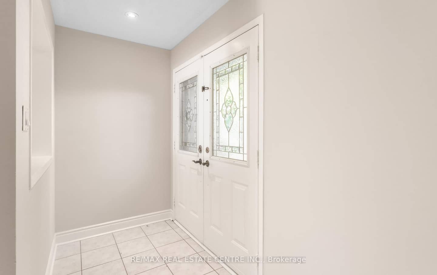 6464 Hampden Woods Road, Mississauga, ON L5N 7V9