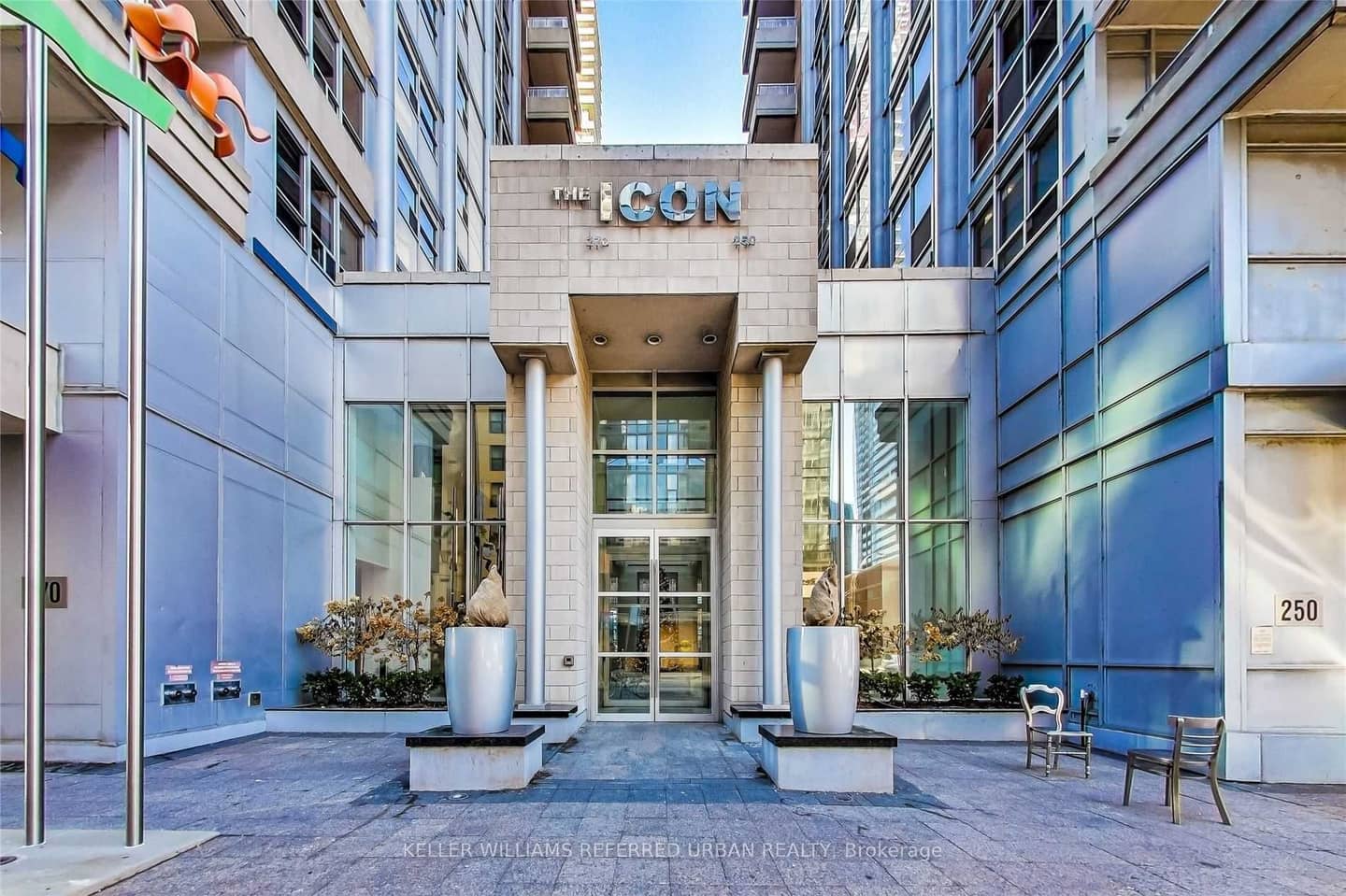 250 Wellington Street W 339, Toronto, ON M5V 3P6