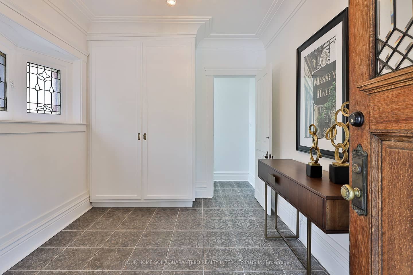 262 Roncesvalles Avenue, Toronto, ON M6R 2M1