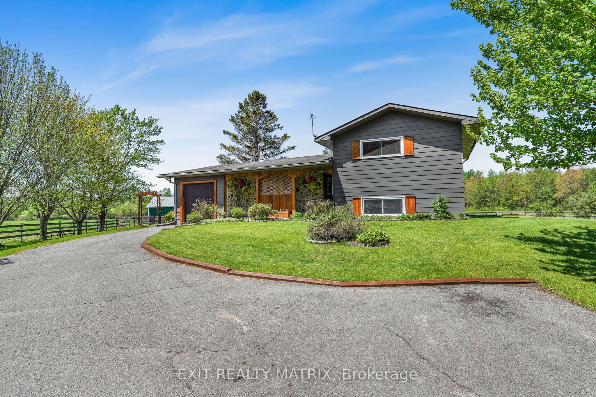 6416 Saumure Road, Orleans - Cumberland and Area, ON K0A 2M0