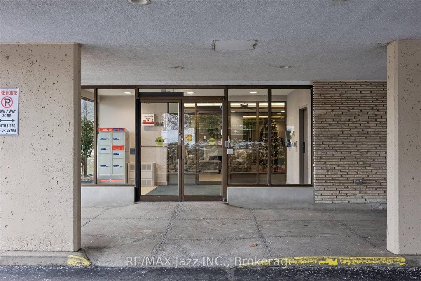 120 Elgin Street W 102, Oshawa, ON L1G 1S7