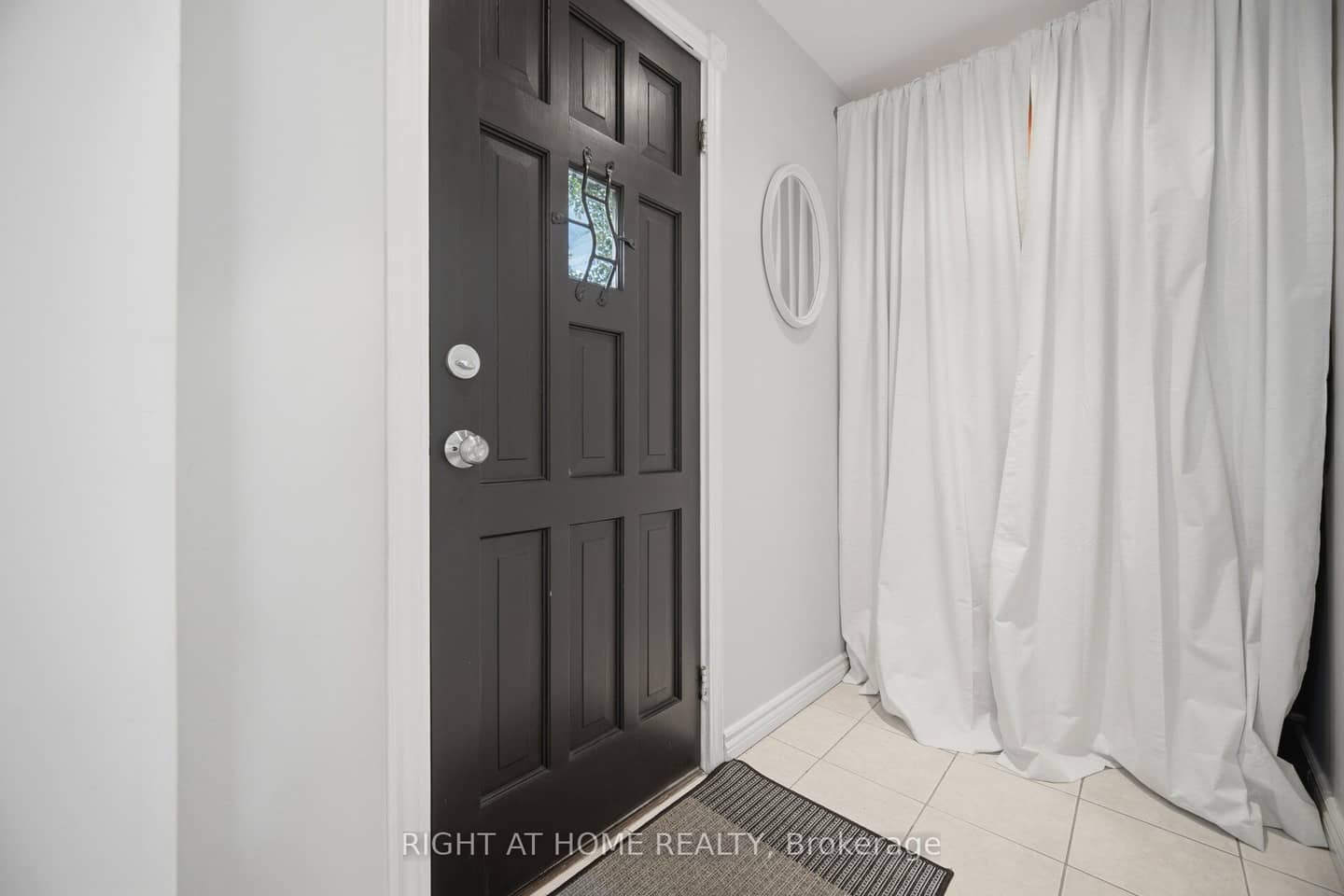 18 Vanbrugh Avenue, Toronto, ON M1N 3S9
