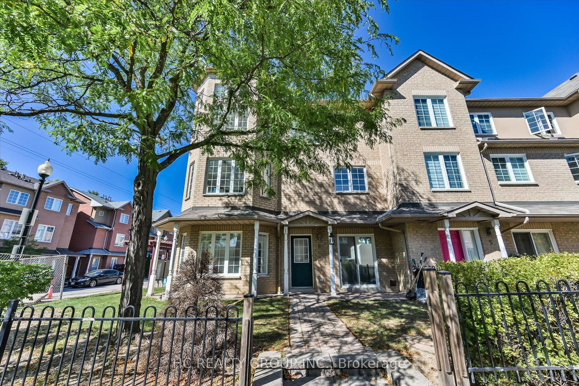 5 St Moritz Way 6, Markham, ON L3R 4E8