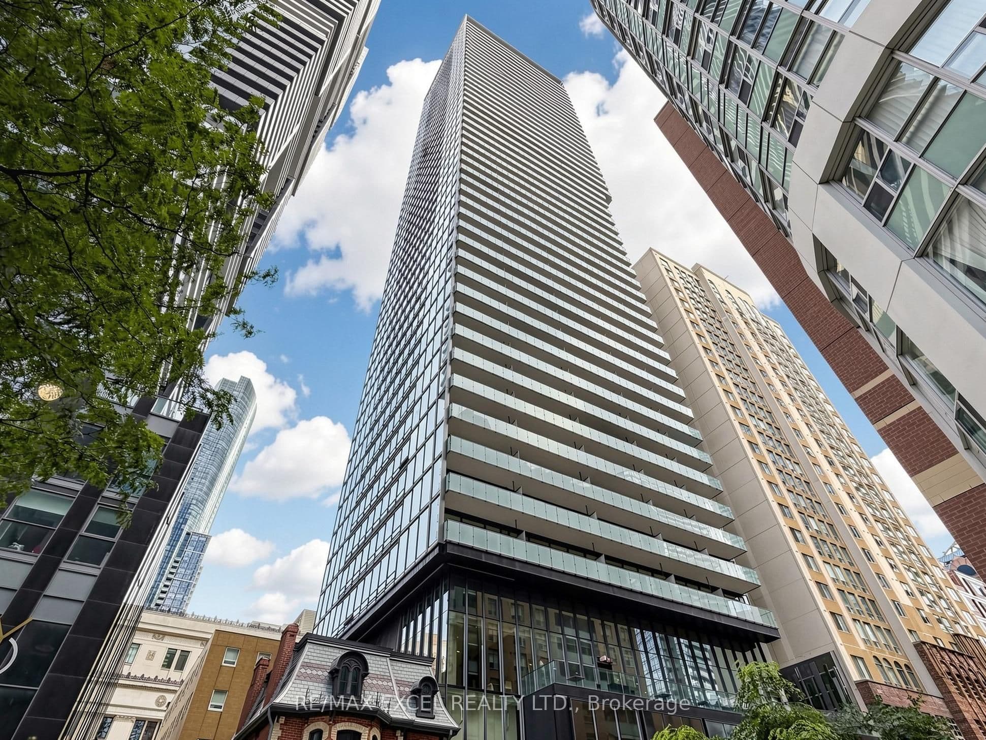 15 Grenville Street 5004, Toronto, ON M4Y 0B9