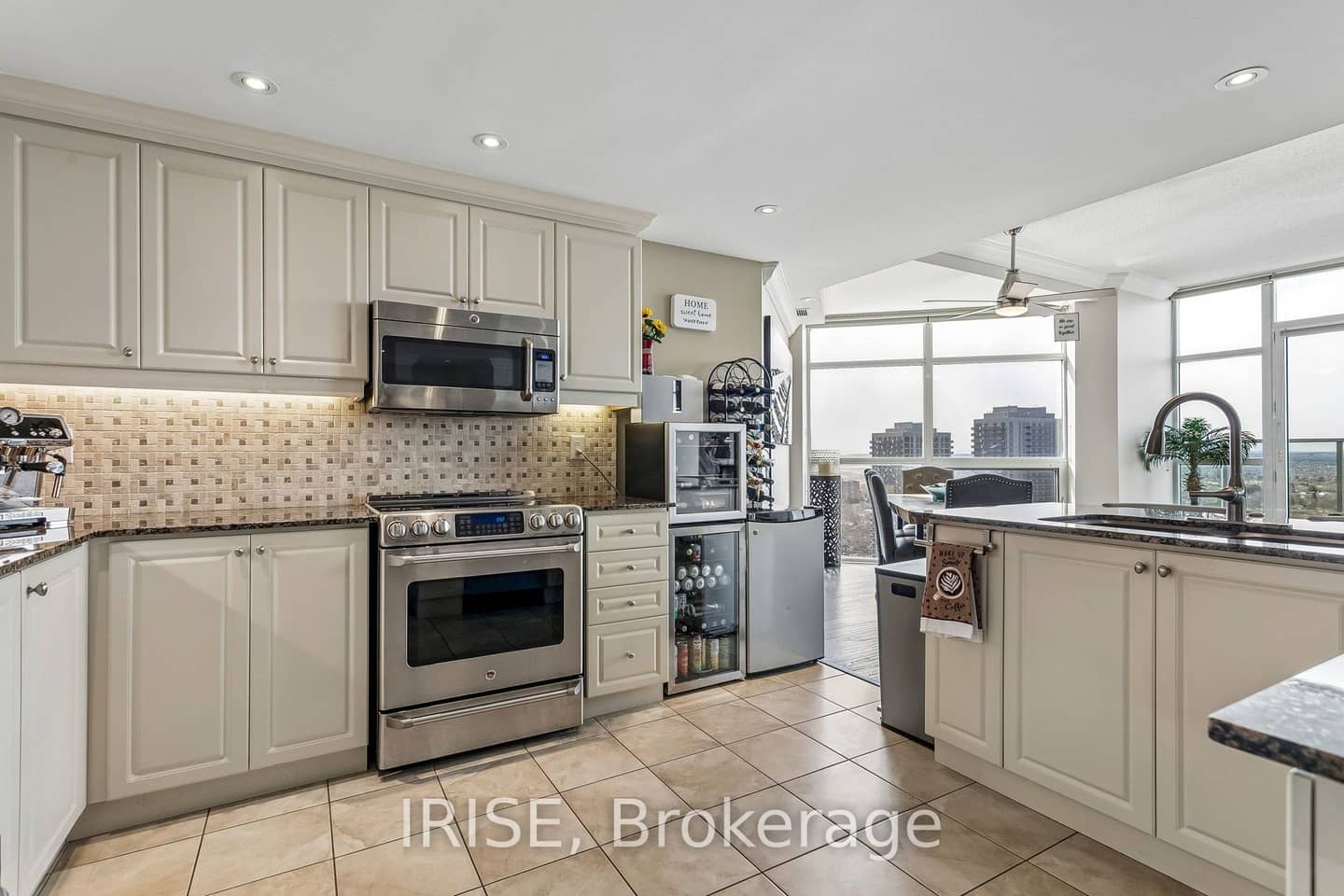 9 George Street PH01, Brampton, ON L6Y 0T6
