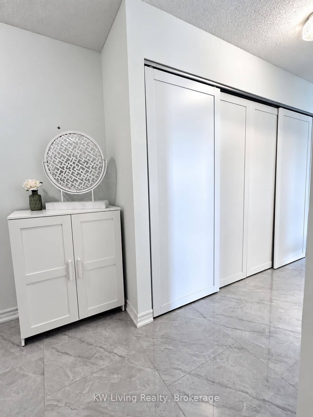 175 Bamburgh Circle 818, Toronto, ON M4E 0A6