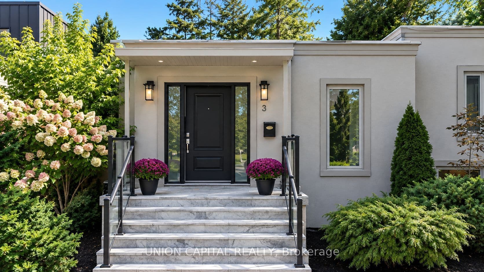 3 Elton Crescent, Toronto, ON M8W 2X9