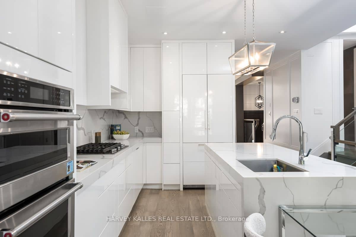 326 St. Clements Avenue, Toronto, ON M4R 1H5