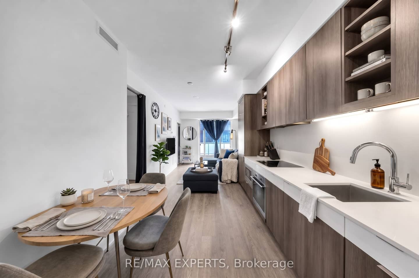 101 Erskine Avenue 2103, Toronto, ON M4P 0C5