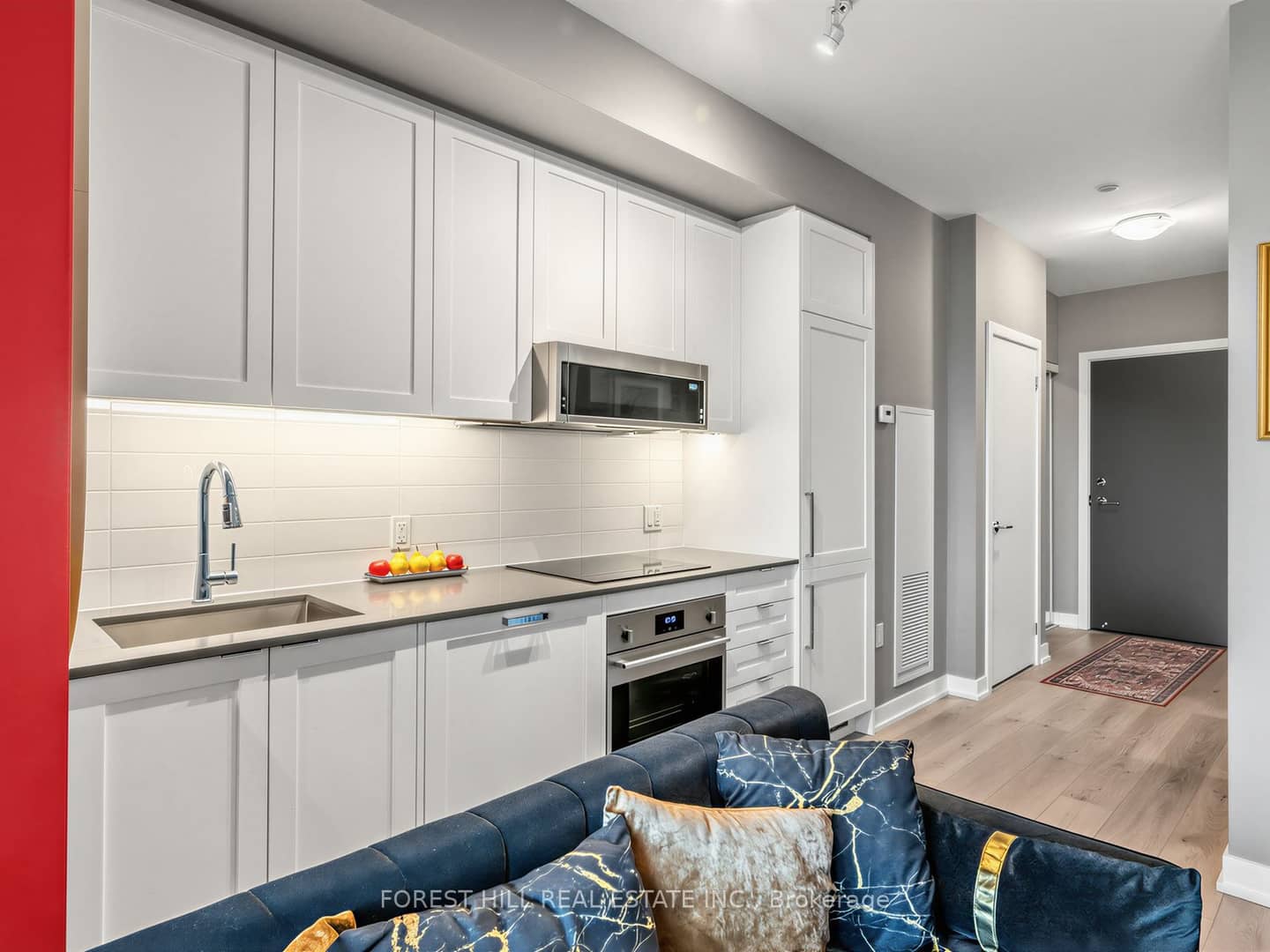 250 Lawrence Avenue W 703, Toronto, ON M5M 1B2