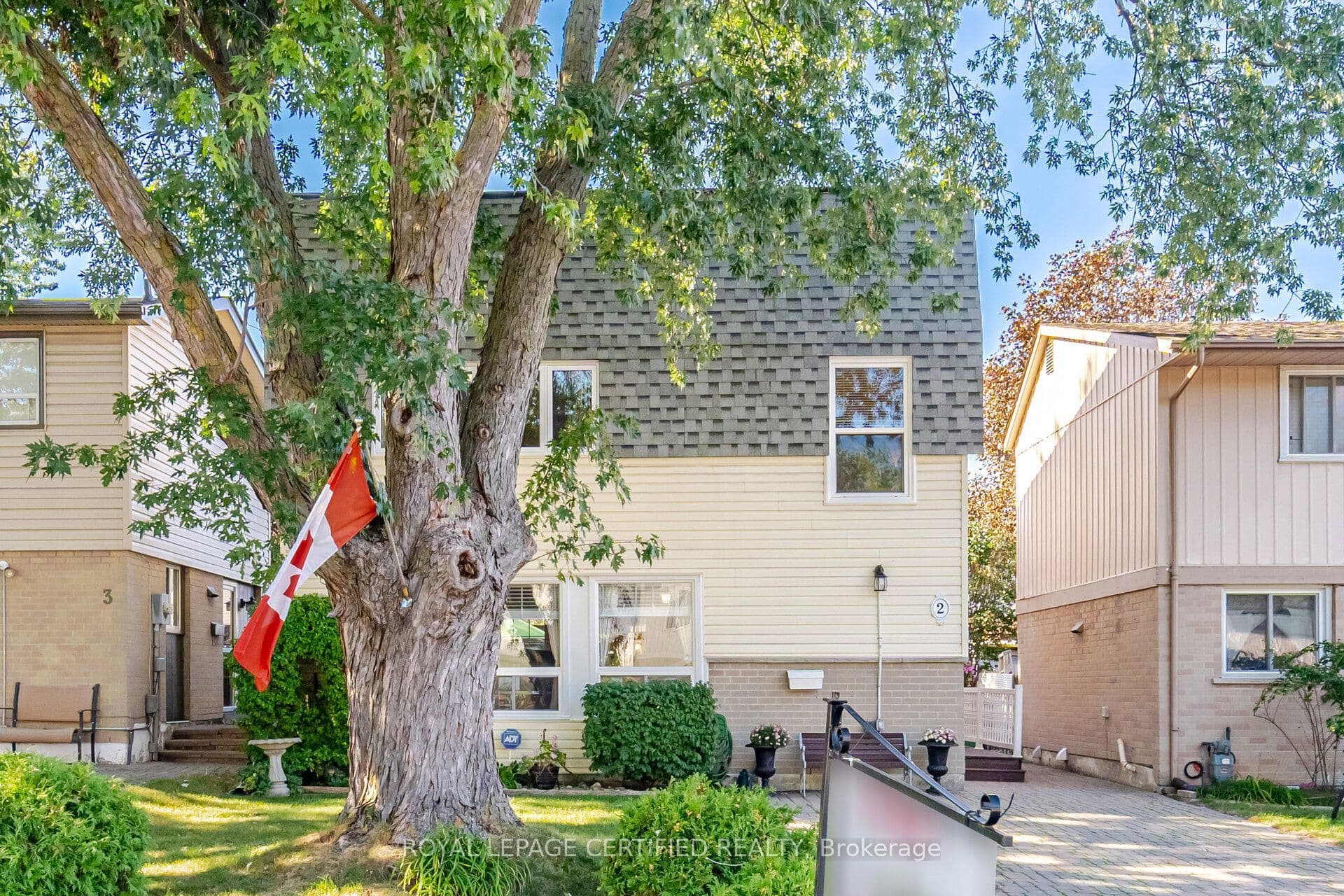 2 Grove Park Square, Brampton, ON L6S 2K3