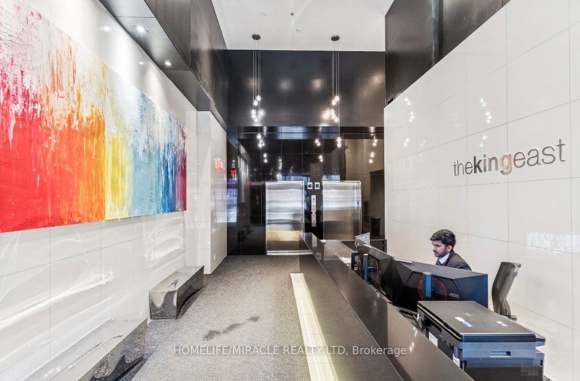 318 King Street E 207, Toronto, ON M5A 1C1
