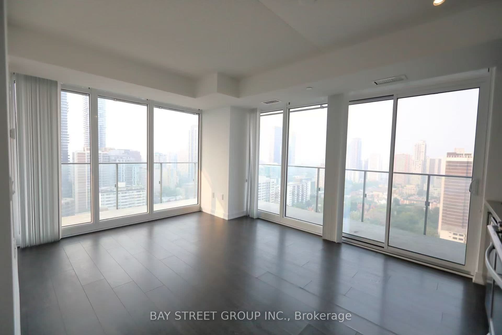 50 E Wellesley Street E 3004, Toronto, ON M4Y 1G2