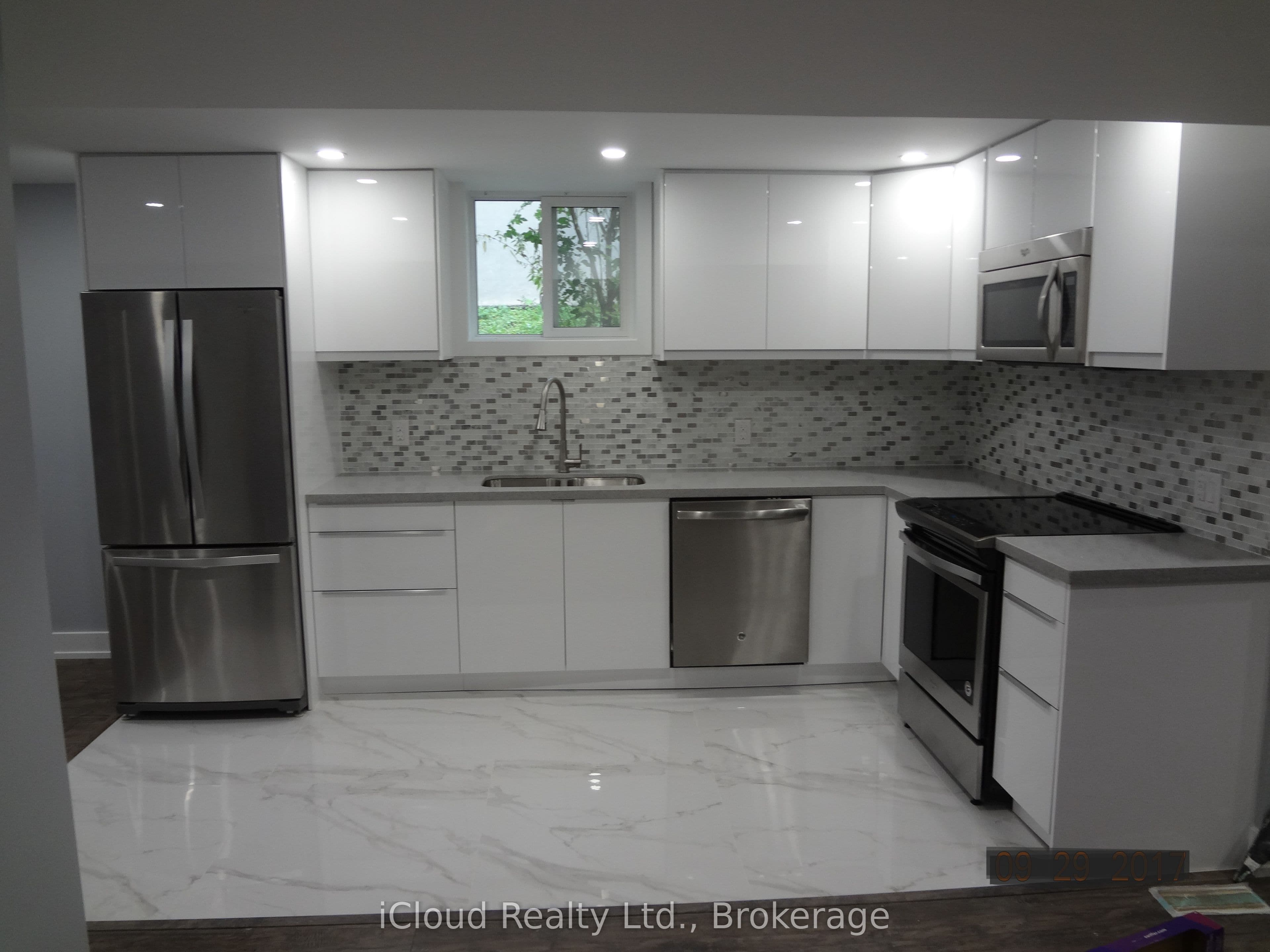 28 Jill Crescent Basement, Toronto, ON M9B 6B3
